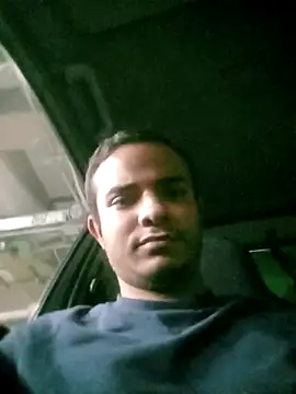 LuisLatinboyy online show from April 14, 11:43 pm