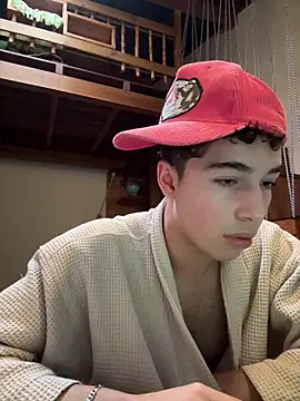 Snapshot of Stclkha chatting on April 5, 10:27 pm Stclkha online show from April 5, 10:27 pm