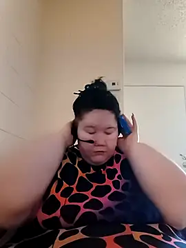 hisalphaqueen27 online show from April 15, 6:23 pm
