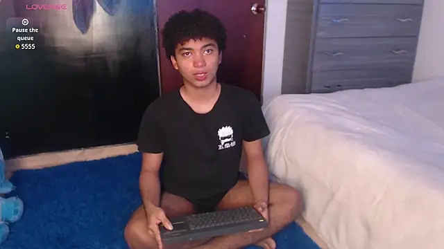 Snapshot of felipecams chatting on June 11, 4:48 pm felipecams online show from June 11, 4:48 pm