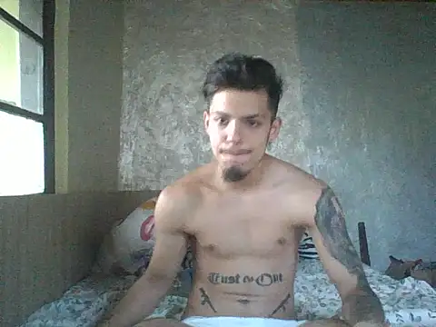 robertmrn112 online show from May 12, 5:08 pm