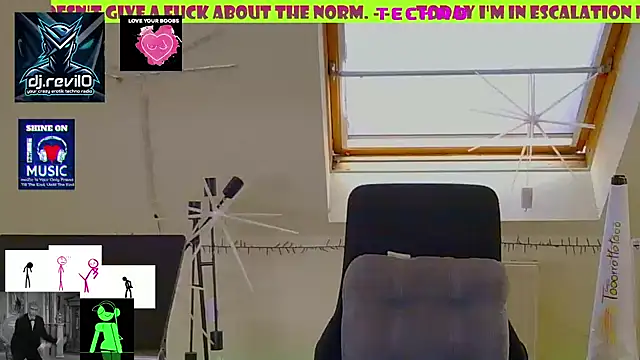 OllyFummler online show from April 18, 10:39 am