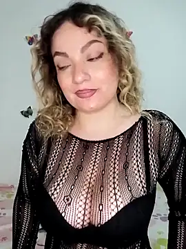 honey hornie online show from May 19, 1:43 am