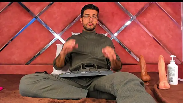 RodrigoColby2 online show from June 27, 8:04 pm
