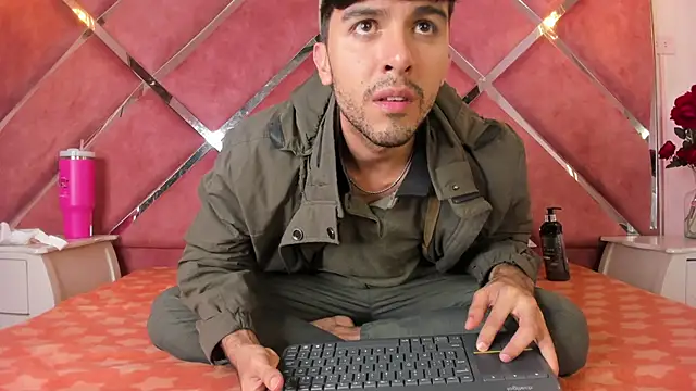 RodrigoColby2 online show from May 8, 3:38 pm