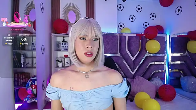 Snapshot of Eva__Walker chatting on July 1, 10:32 pm Eva Walker online show from July 1, 10:32 pm
