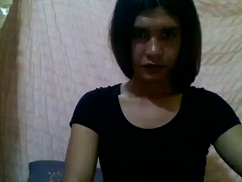Snapshot of luna_veille chatting on April 22, 10:22 am luna veille online show from April 22, 10:22 am