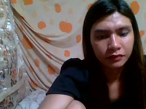 Snapshot of luna_veille chatting on May 12, 2:23 pm luna veille online show from May 12, 2:23 pm