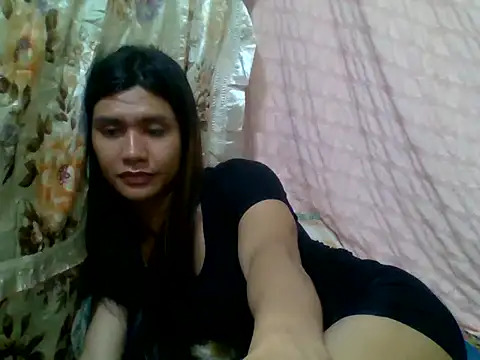 Snapshot of luna_veille chatting on May 18, 5:51 pm luna veille online show from May 18, 5:51 pm