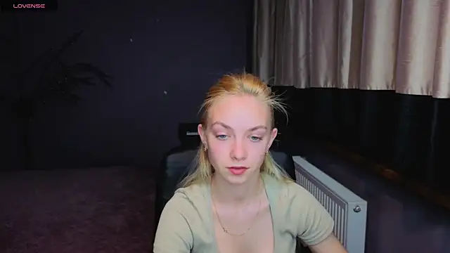 SonnySofia online show from May 8, 5:50 pm