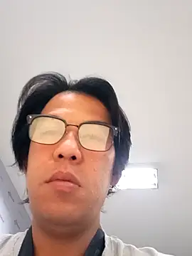 Snapshot of akiramoore chatting on May 28, 12:18 am akiramoore online show from May 28, 12:18 am