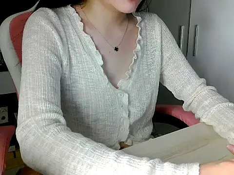 Snapshot of lucienguyen chatting on April 7, 11:17 pm lucienguyen online show from April 7, 11:17 pm