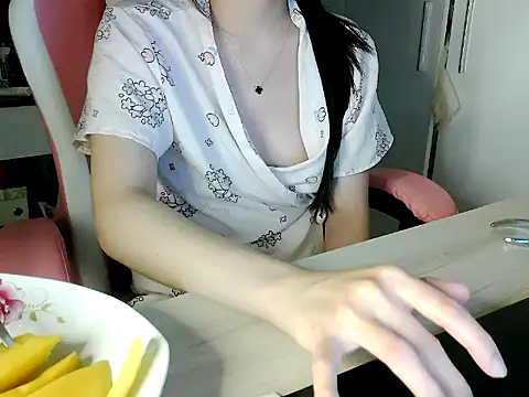 lucienguyen online show from April 9, 6:41 am