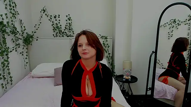 Charlotte Stee online show from July 2, 3:23 am