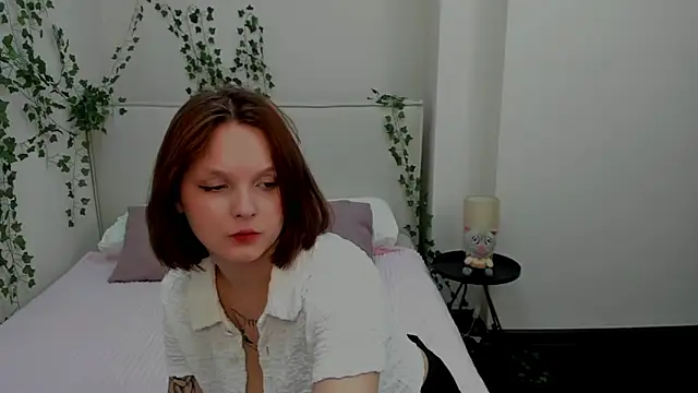 Charlotte Stee online show from July 1, 2:12 am