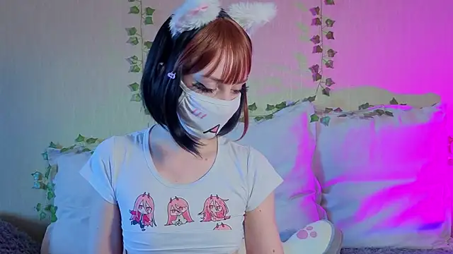 LunaNyanmi online show from June 17, 1:43 pm