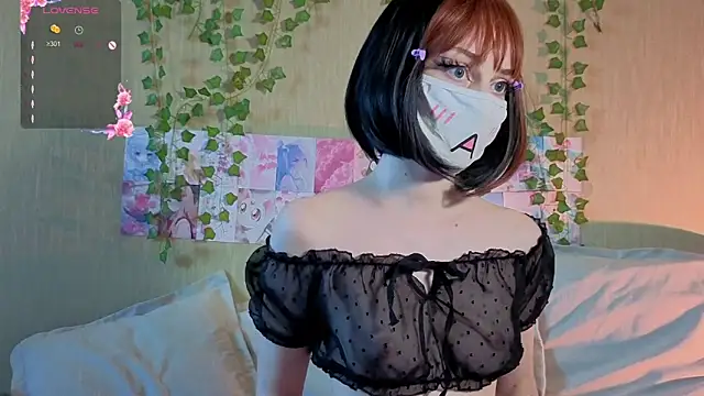 LunaNyanmi online show from May 11, 3:18 pm