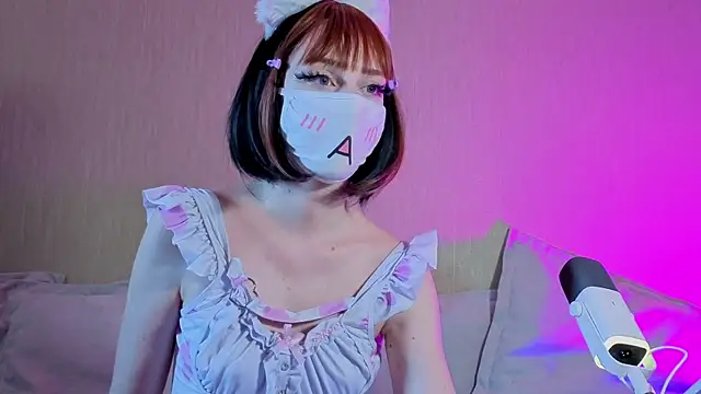 LunaNyanmi online show from July 9, 2:27 pm