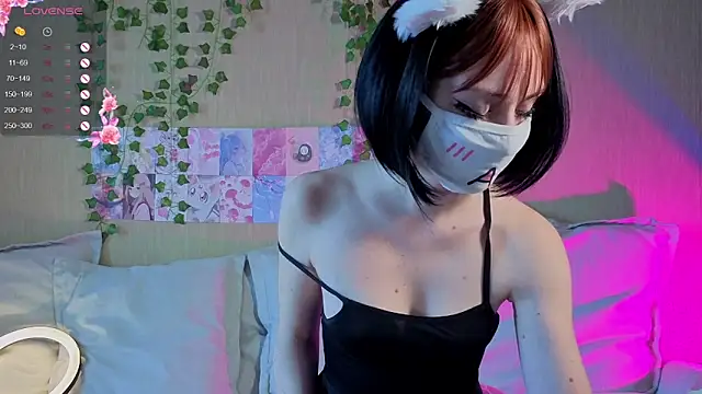 LunaNyanmi online show from April 15, 9:48 am