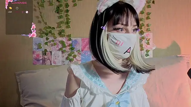 LunaNyanmi online show from June 1, 2:28 pm