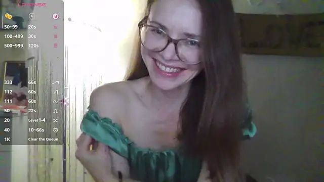 mmmay day online show from April 8, 4:30 pm