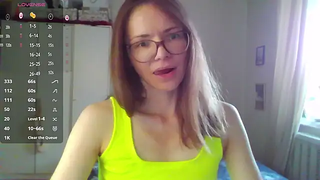 Snapshot of mmmay_day chatting on April 18, 3:09 am mmmay day online show from April 18, 3:09 am