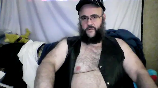 BriTheTopBear online show from May 6, 12:47 am