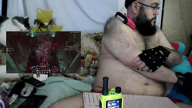 BriTheTopBear online show from June 14, 2:24 am
