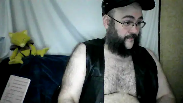 BriTheTopBear online show from May 2, 3:12 am