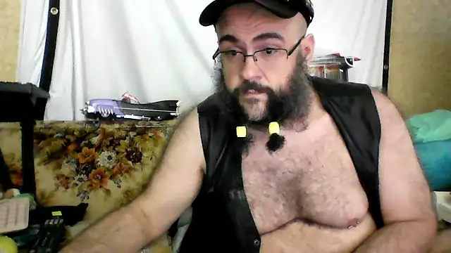 BriTheTopBear online show from July 2, 3:23 am