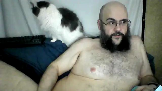 BriTheTopBear online show from April 21, 1:42 am