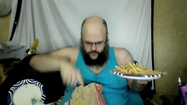 BriTheTopBear online show from May 3, 7:46 am
