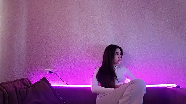 MagicalBabe online show from April 19, 8:15 am