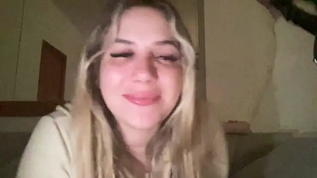 sophiehot69 online show from April 7, 9:38 pm