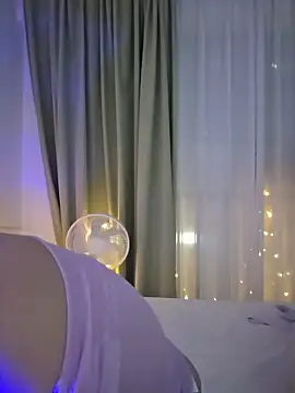 GUGU11211 online show from April 10, 2:57 pm