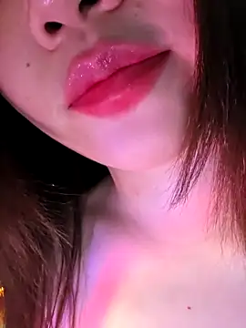 GUGU11211 online show from April 21, 7:09 pm