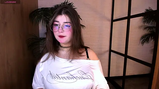 Snapshot of HaniaWish chatting on July 17, 1:30 pm HaniaWish online show from July 17, 1:30 pm
