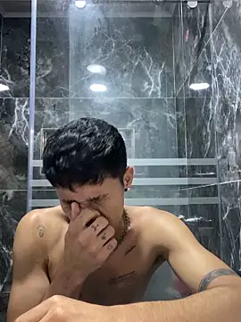 Snapshot of ALEXXXTREM69 chatting on May 18, 4:45 pm ALEXXXTREM69 online show from May 18, 4:45 pm