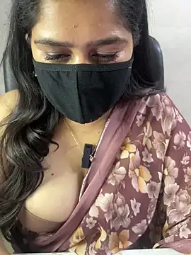 Snapshot of sarasofiaa_ chatting on May 24, 3:12 pm sarasofiaa online show from May 24, 3:12 pm