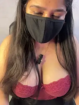 Snapshot of sarasofiaa_ chatting on June 7, 5:29 pm sarasofiaa online show from June 7, 5:29 pm