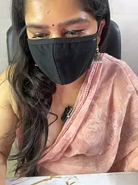 Snapshot of sarasofiaa_ chatting on May 23, 6:07 pm sarasofiaa online show from May 23, 6:07 pm