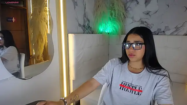 Taliasweet online show from April 18, 1:24 pm