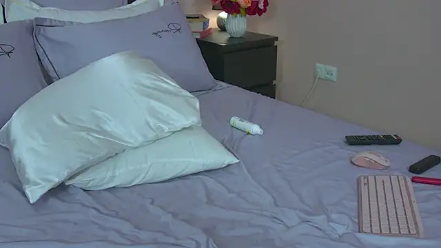 Kaya Bliss online show from June 26, 6:03 pm
