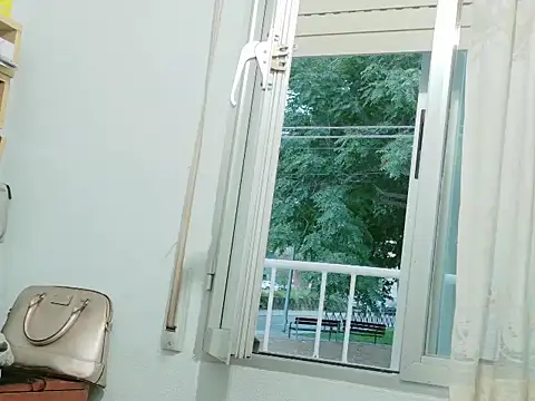 Snapshot of MojaditPussy chatting on July 16, 4:53 am MojaditPussy online show from July 16, 4:53 am