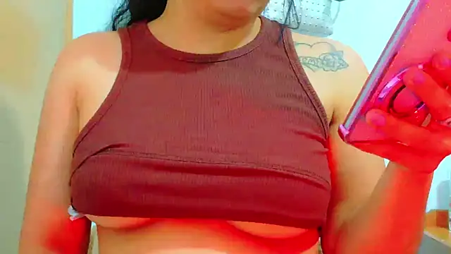 Snapshot of MojaditPussy chatting on April 23, 8:21 pm MojaditPussy online show from April 23, 8:21 pm