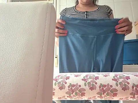 MojaditPussy online show from April 10, 10:00 am