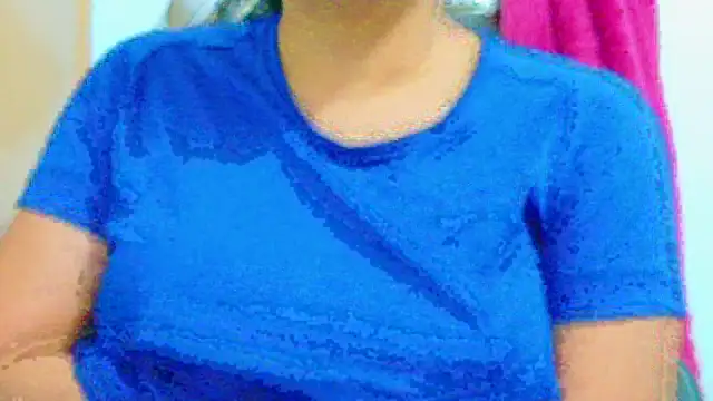 Snapshot of MojaditPussy chatting on April 18, 9:26 pm MojaditPussy online show from April 18, 9:26 pm