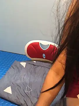 Snapshot of Zoe_X1 chatting on April 9, 5:20 am Zoe X1 online show from April 9, 5:20 am