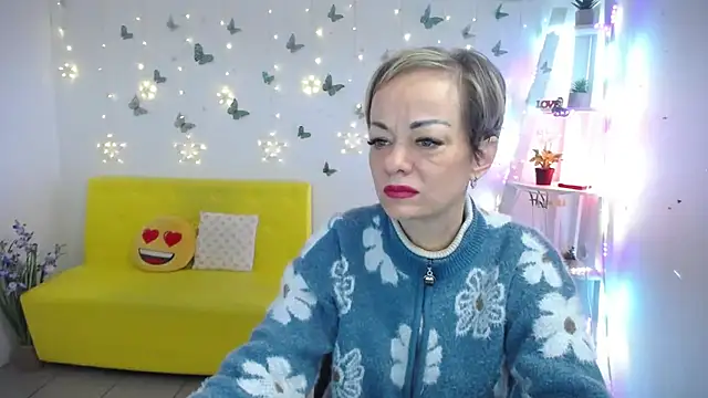 NikaMayu online show from April 28, 5:01 am