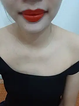 Luckyy29 online show from June 2, 9:15 pm